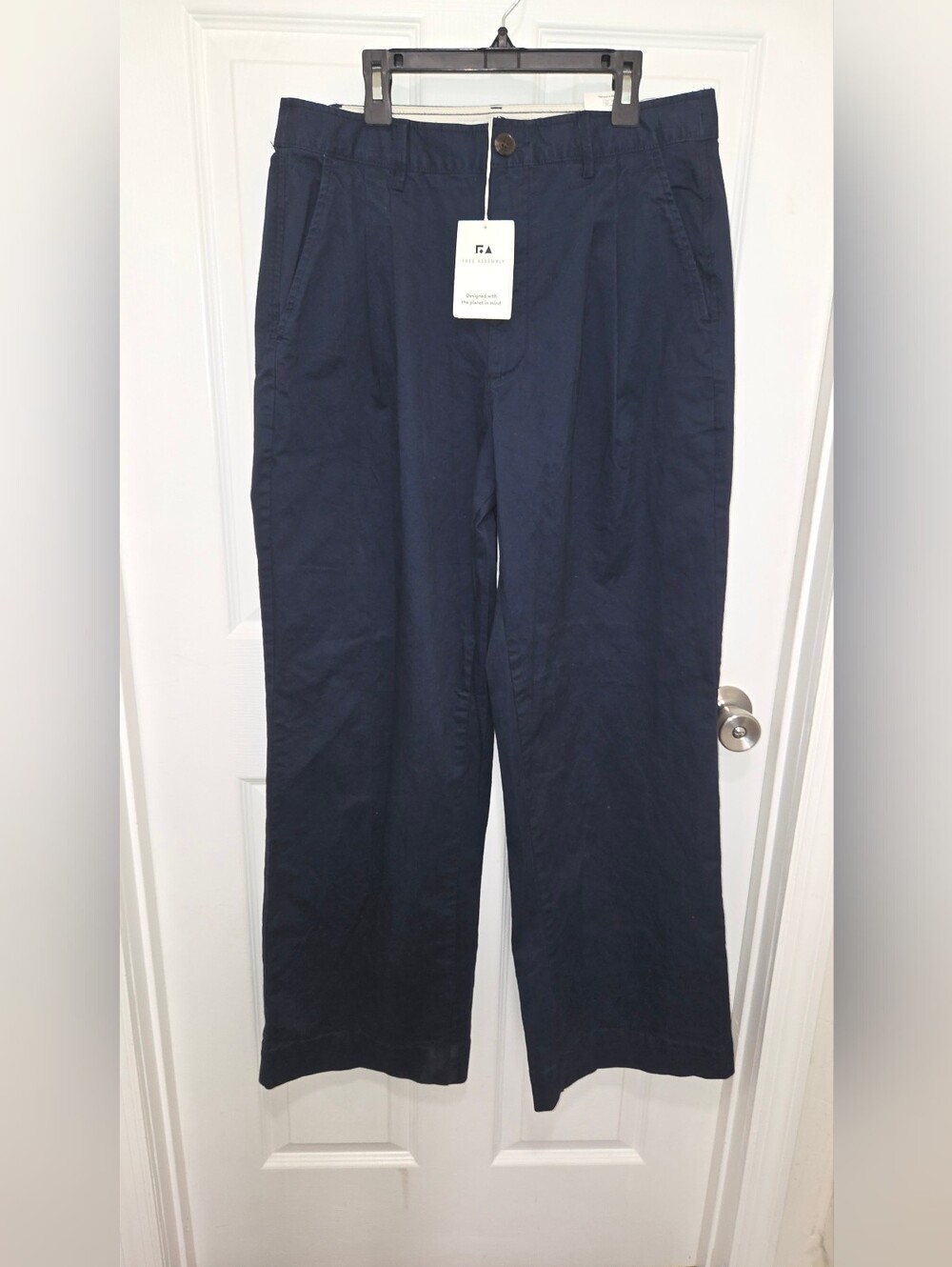Free Assembly Women's Wide Leg Chino Pants Navy Blue Size 10 New NWT.